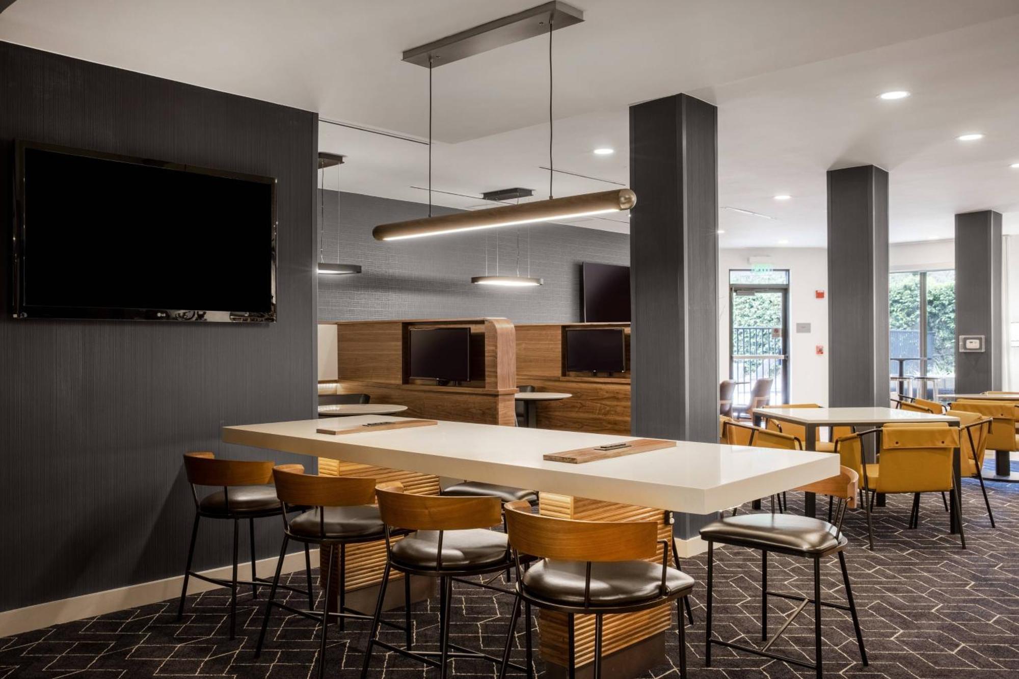 Отель Courtyard Orlando Altamonte Springs Maitland Экстерьер фото
